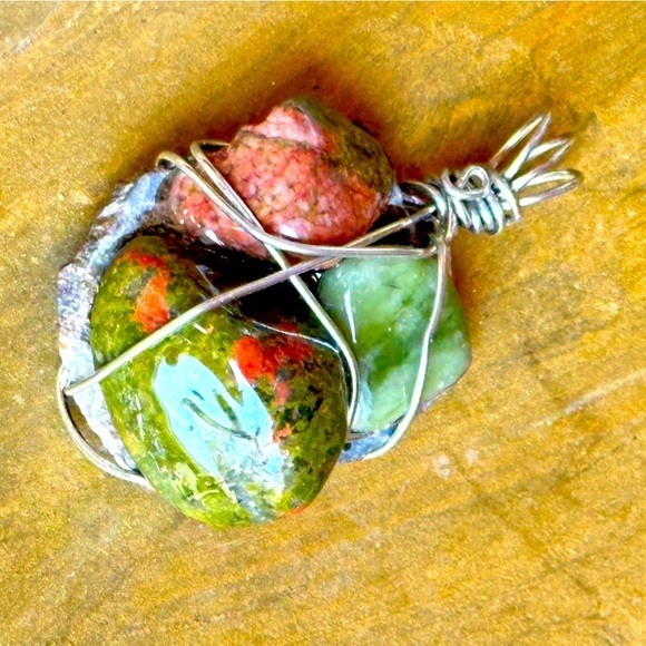 Necklace Pendant, Handmade assemblage Wire Wrapped real Stones Resin Set 4300 G - Picture 1 of 8